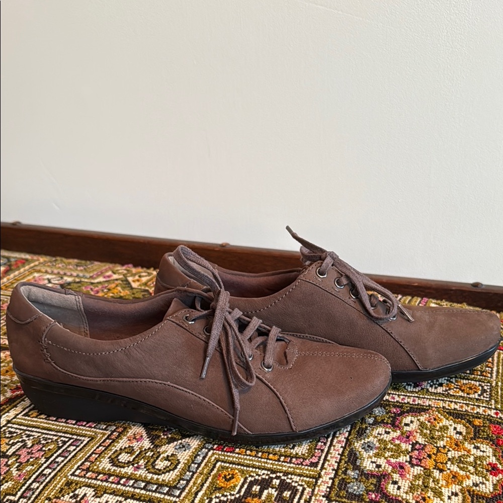Clarks Soft Leather Women’s Loafers size 8.5M